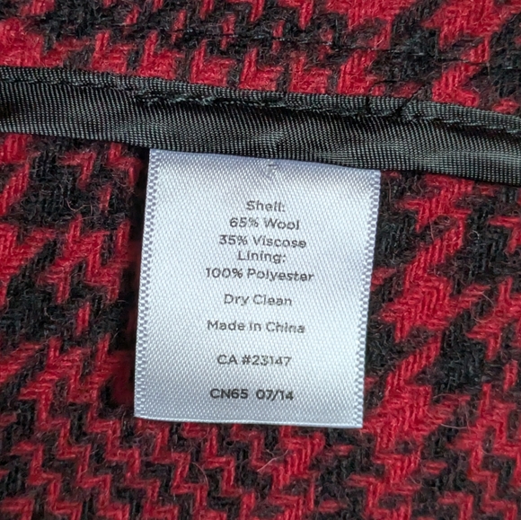 ✨HP✨ EUC....Talbots Red and BlackTimeless Classic Plaid Blazer Size 4 Petite - Picture 7 of 10